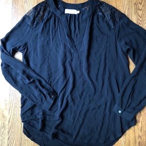 Velvet by Graham and Spencer Black V Neck Sz S